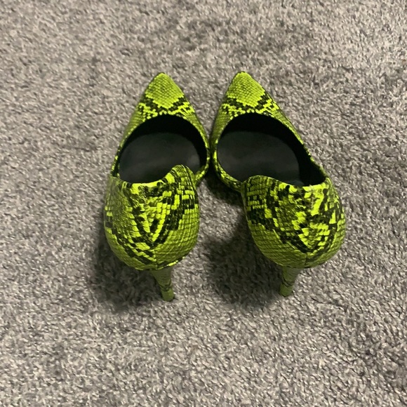 Jessica Simpson Heels - Picture 5 of 5